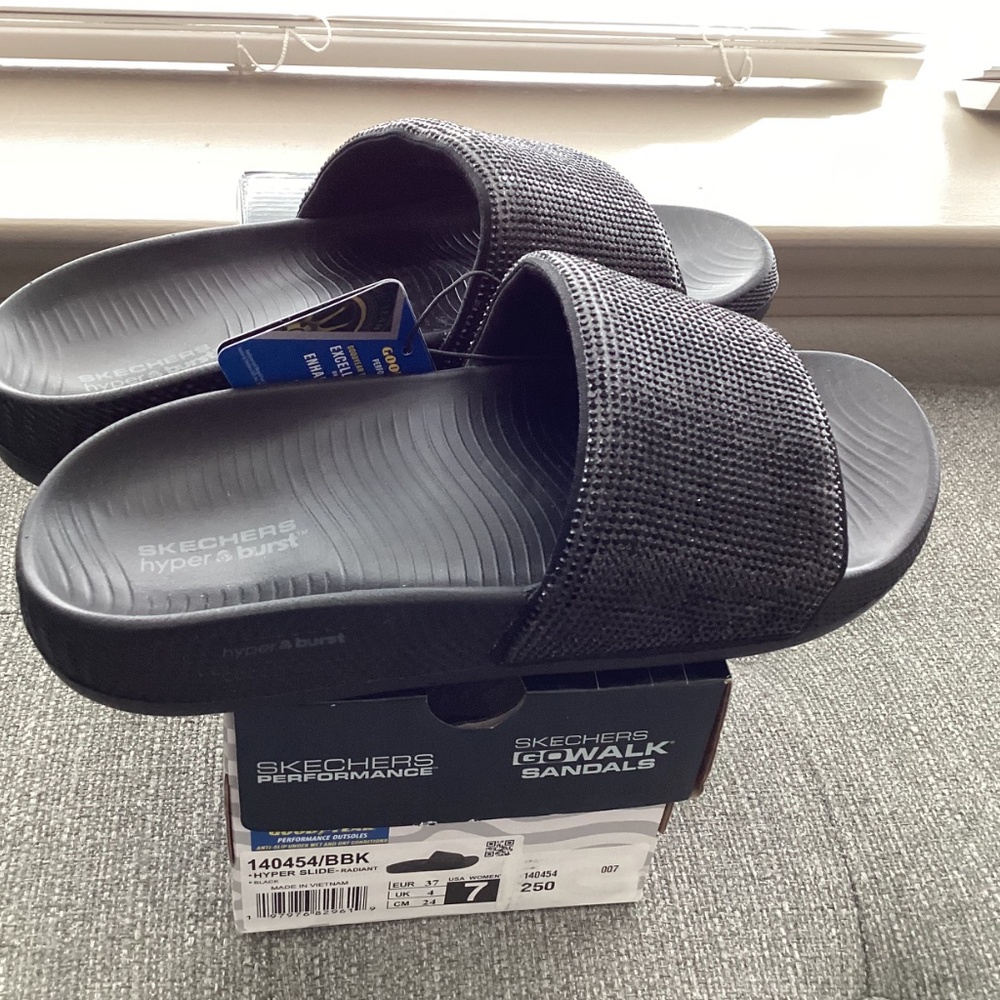 Skechers Women's Hyper Slide - Radiant Slide Sandals, size 7 - Picture 8 of 10
